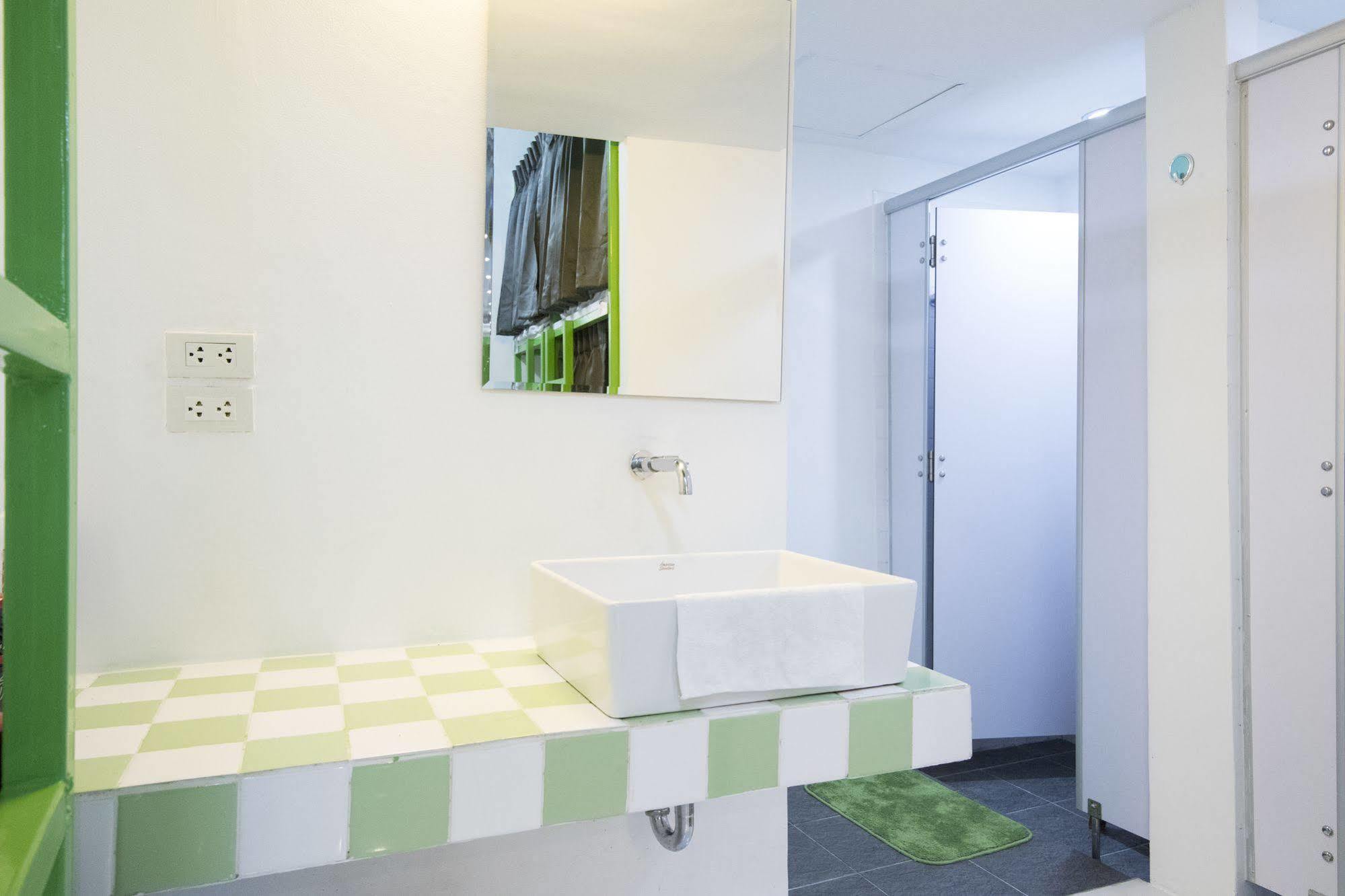 Pixellar Hostel 曼谷 外观 照片
