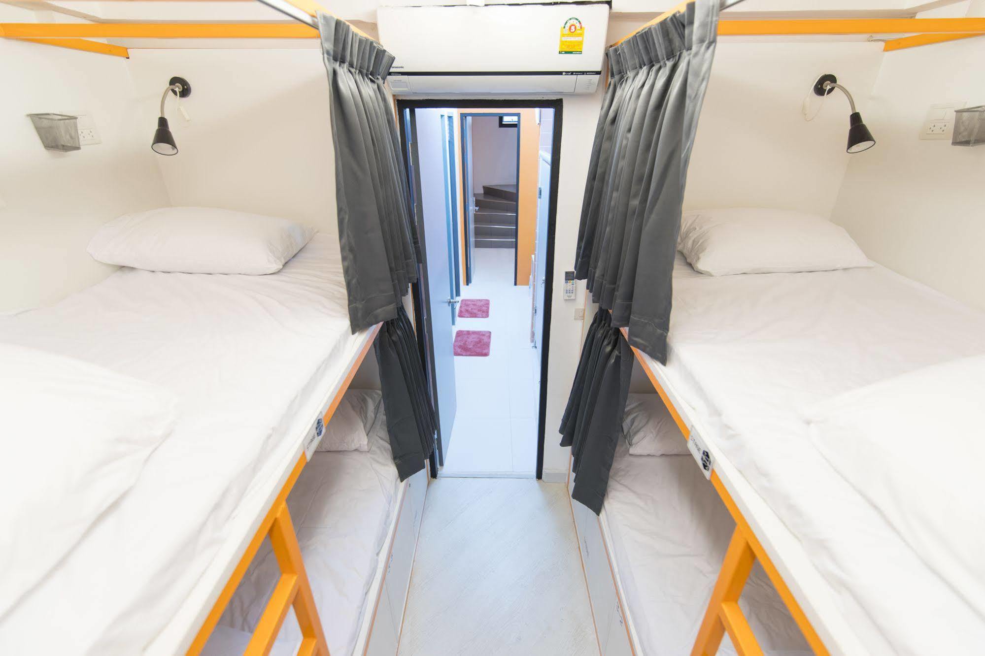 Pixellar Hostel 曼谷 外观 照片